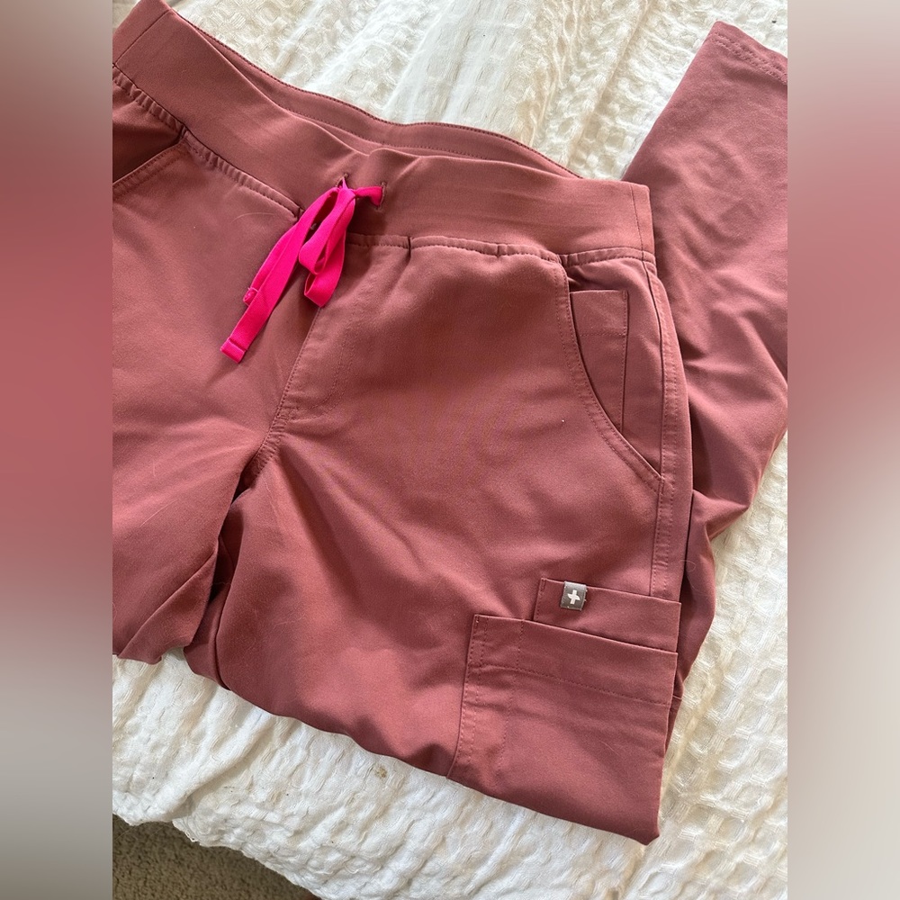 Figs scrubs